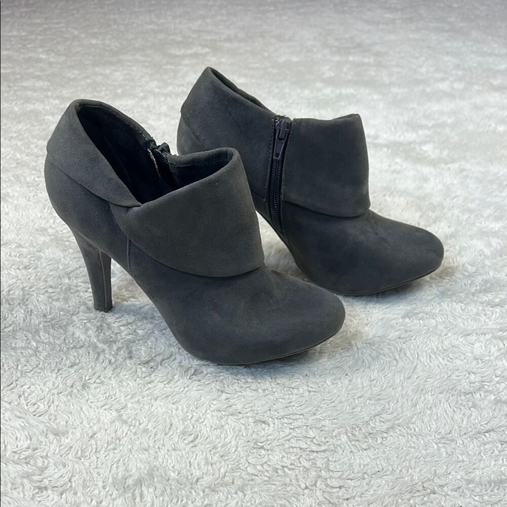 Rocket Dog K9 grey suede booties heels, size‎ 7